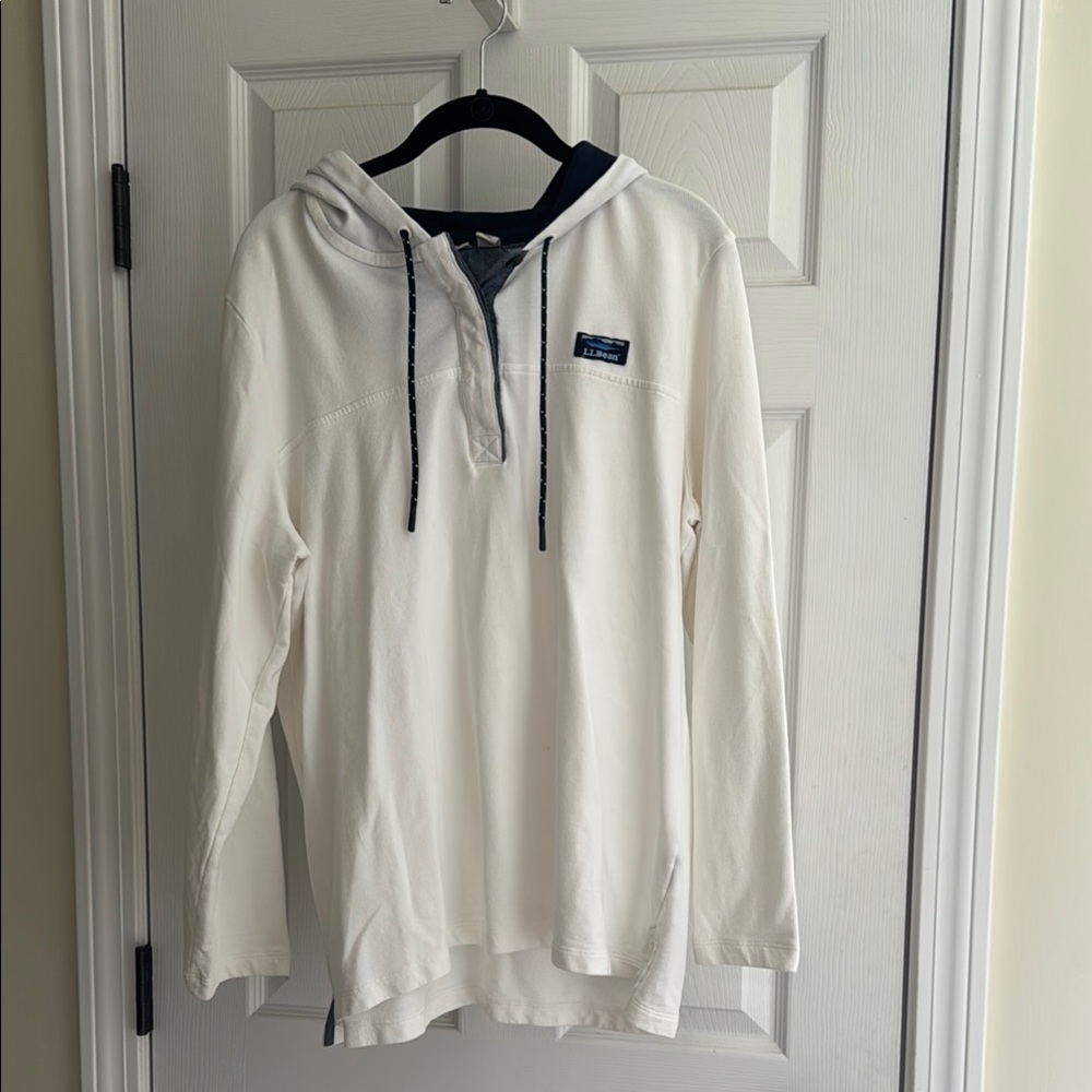 L.L. Bean White and Navy Women's Jersey Top